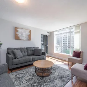 Apartment Spacious 2 Bedroom Den, 2 Bath, Sleeps 5 With Balcony And Lakeview Downtown, Toronto