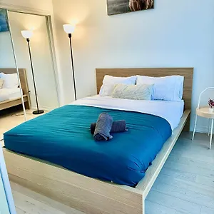 Apartment Elegant Near Eaton Centre Mall, Toronto